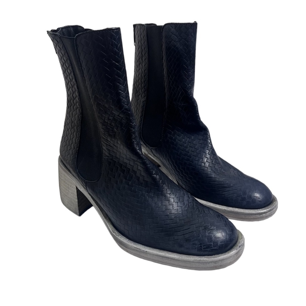 Free People Blue Leather Chelsea Boot. (They look black) LNC